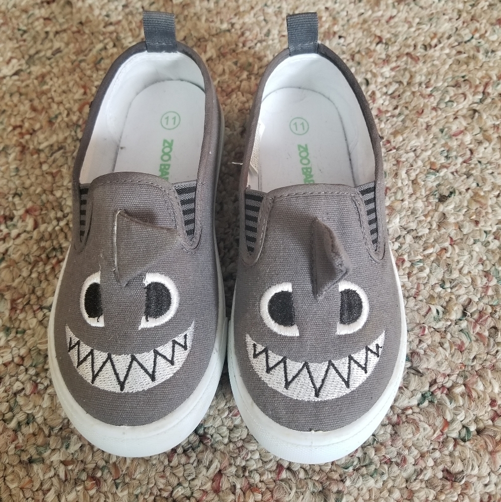 Muk Luks Zoo Babies slip-on shark shoes